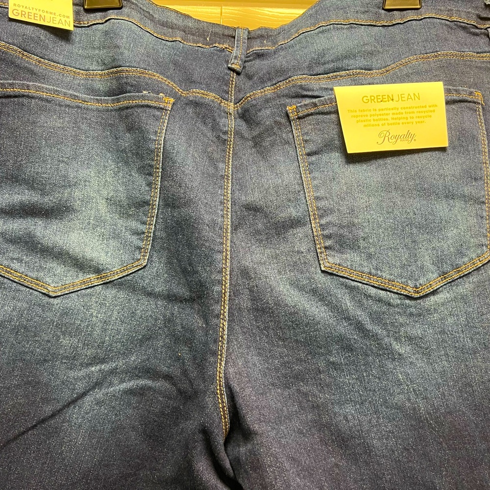 Royalty for Me - women's mid-rise crop stretch capri denim jeans Size 24W NEW WT - Picture 3 of 10